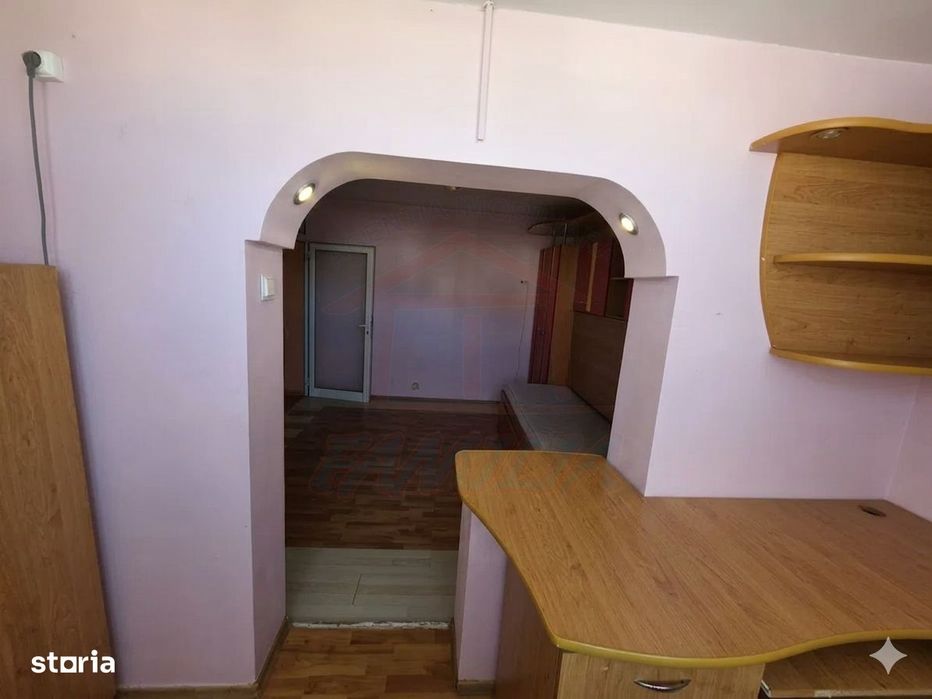 Vanzare apartament 3 camere, IREG, 74mp, 72.000 EURO, etaj 4