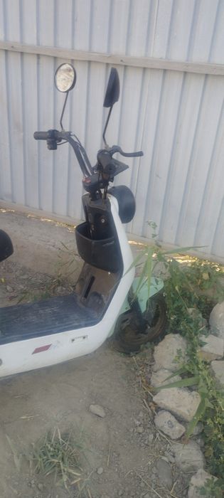 Скутер сатылады.