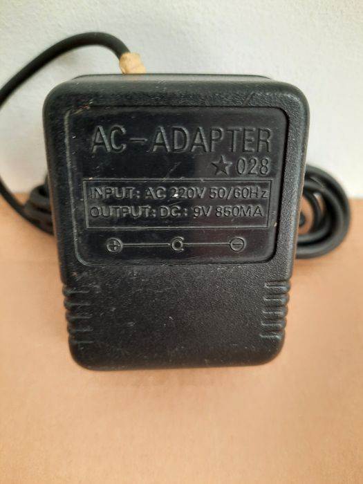 Adaptor 9 v 600mA
