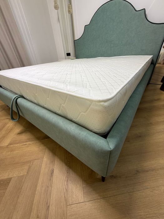 Спальная кровать