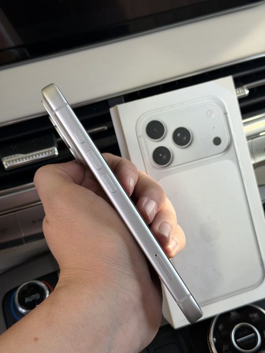 Айфон 17 про silver 256gb