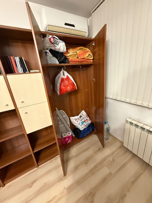 Офис секция от плътно и здраво дърво