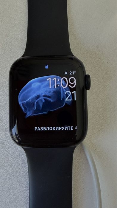 Часы Apple Watch SE 2 44 мм