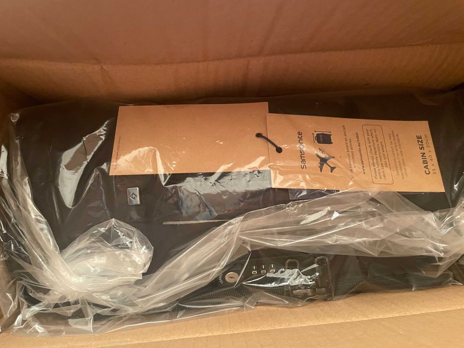 Valiza troler cabina Samsonite 55x40x20 panza/plastic cifru NOU SIGILA