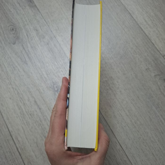 Продам либо обмен книга