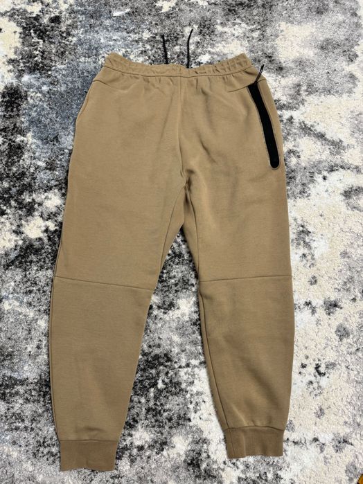 Pantaloni Nike Tech Model Rar