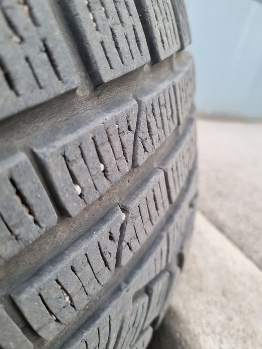 2 бр Зимни гуми Pirelli Sottozero