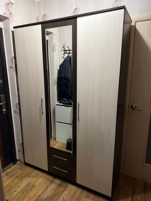 Шкаф плательный