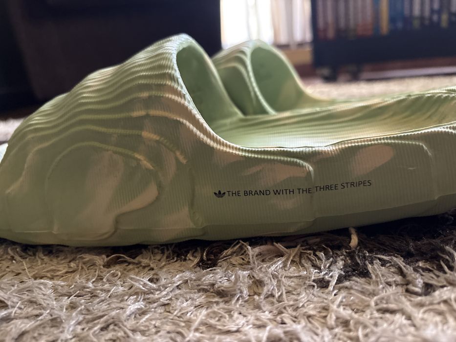 Vand slapi adidas