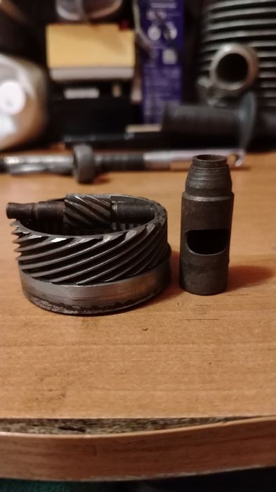 Продам запчасти на мотоцикл иж и Урал