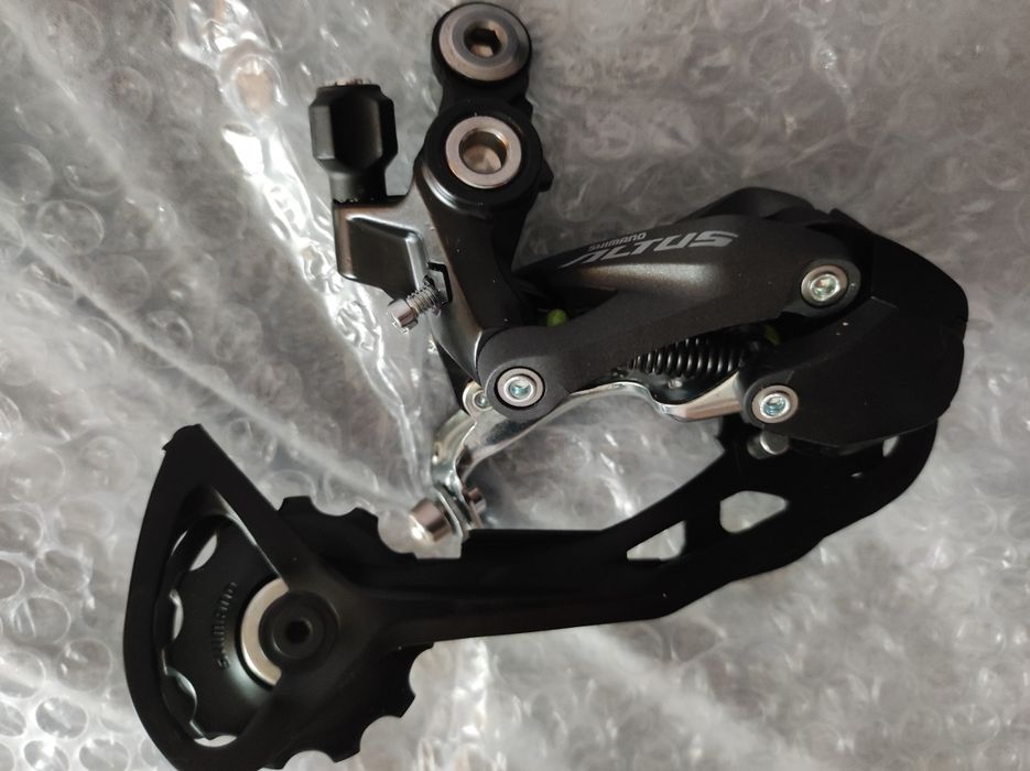 Schimbator spate 9 viteze Shimano Altus SGS ARDM2000SGS, negru