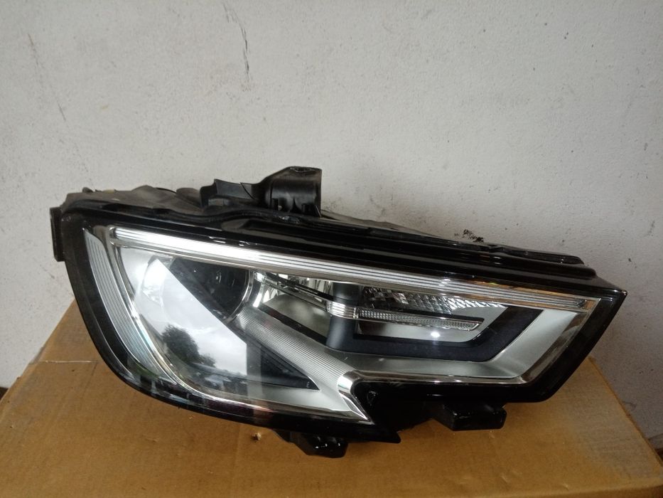 Vând far Audi a4 2018