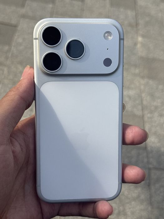 Iphone 17 pro 256gb with box Physical Sim With Box