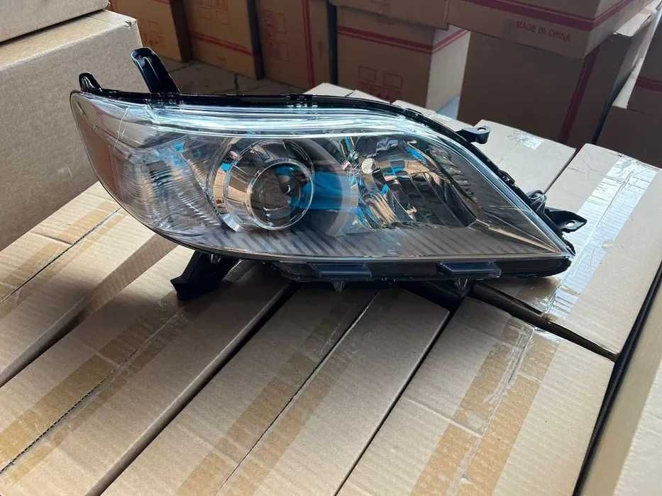 Фара фары Toyota Sienna 10-14 Тойота Сиенна