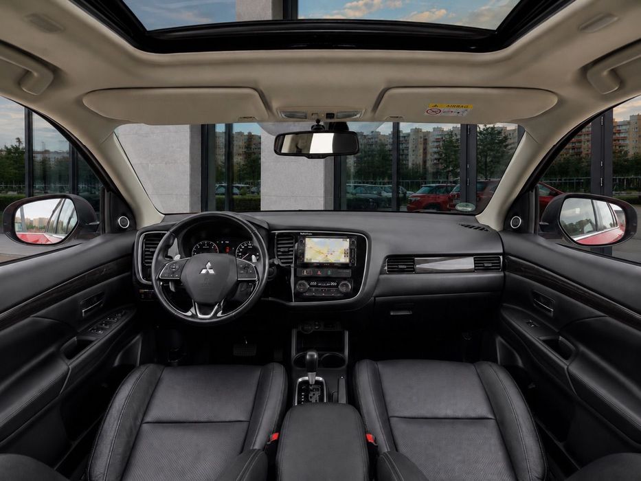 Mitsubishi Outlander 7 Locuri~Full Extra~4x4~Automat~Trapa~Piele~Bi Xenon~Navi~Camera~Hayon