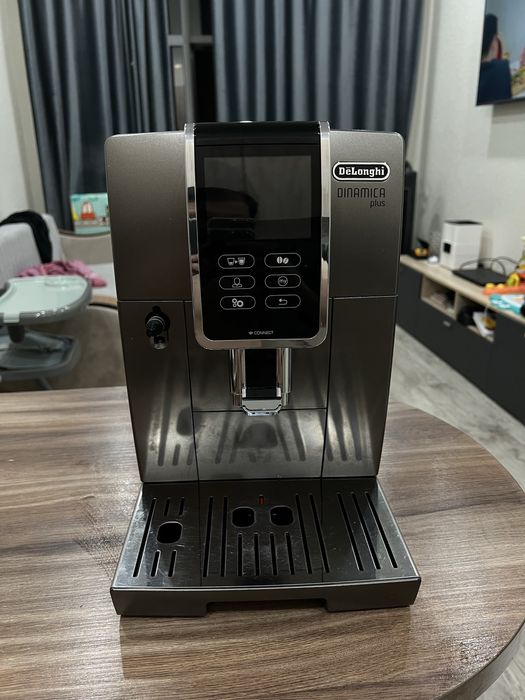 Кофе машина Delonghi dinamica plus