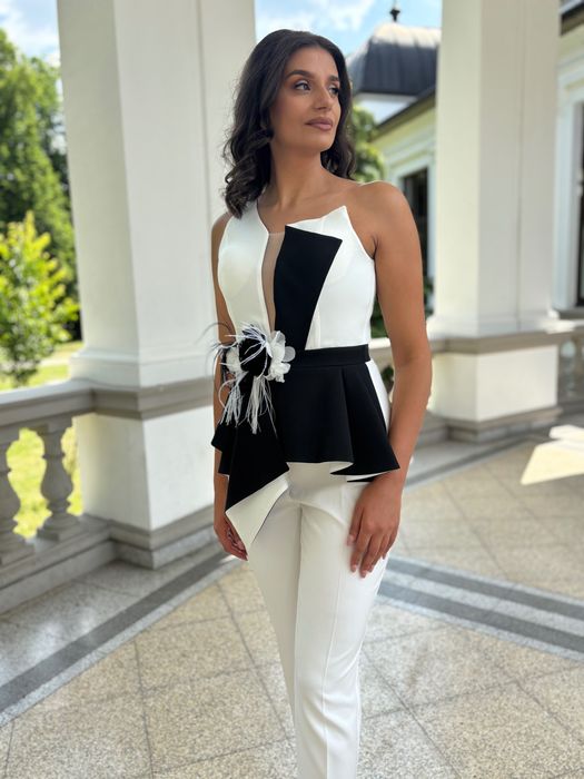 Costum elegant alb cu negru