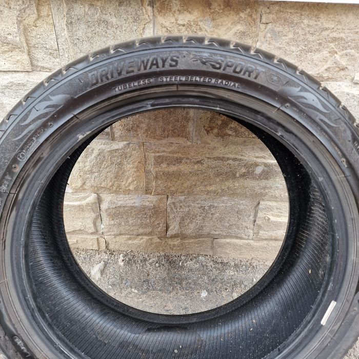 2  бр.  Гуми  LASSA  DRIVEWAYS +