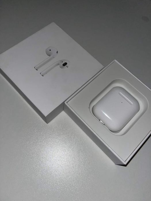Airpods 2 casti.