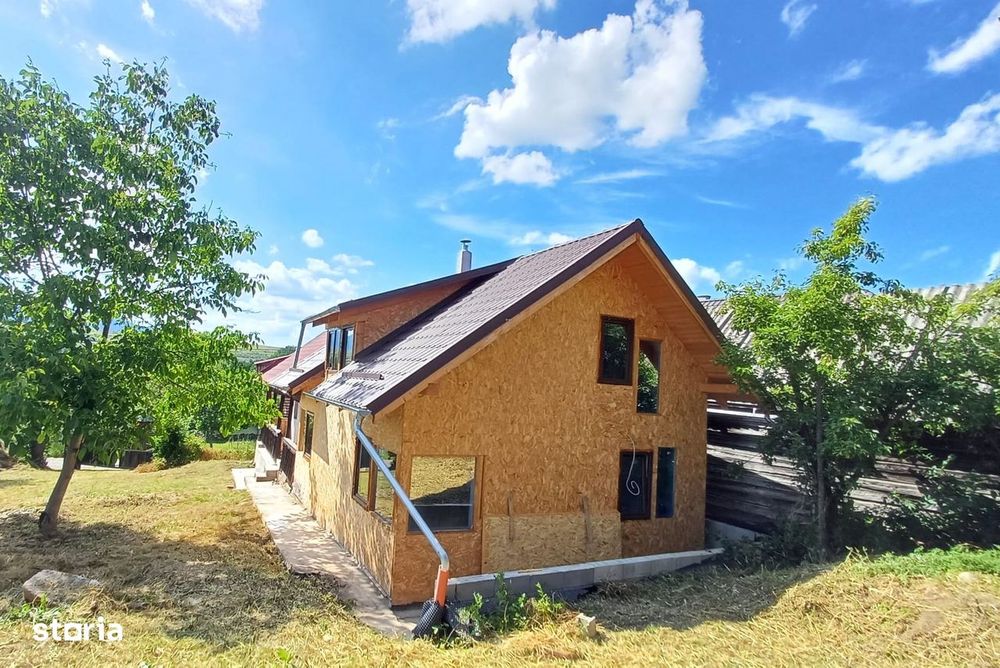 Casa Traditionala + Casa noua la tara langa Cluj. Teren 2000mp