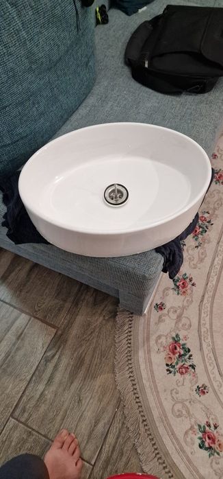 Vand lavoar si baterie baie