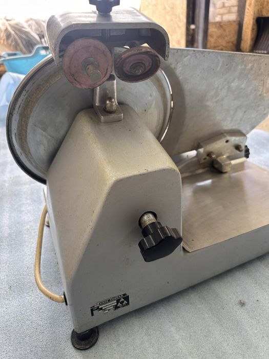 Продам ломтерезка (слайсер)