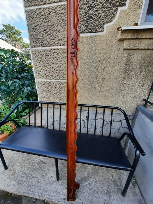 Продаю гардину деревянную.