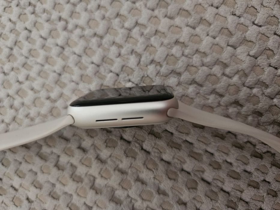 Часы Apple Watch SE 2 - поколения