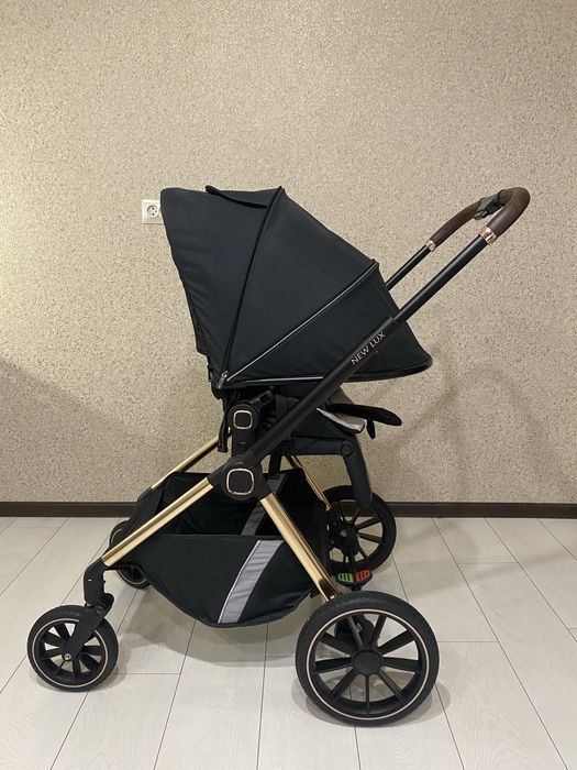 Продам коляску новую