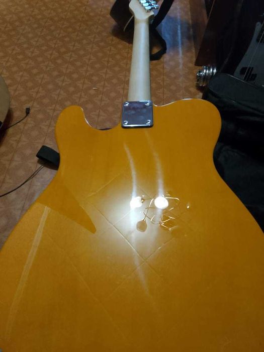 Продам электрогитару