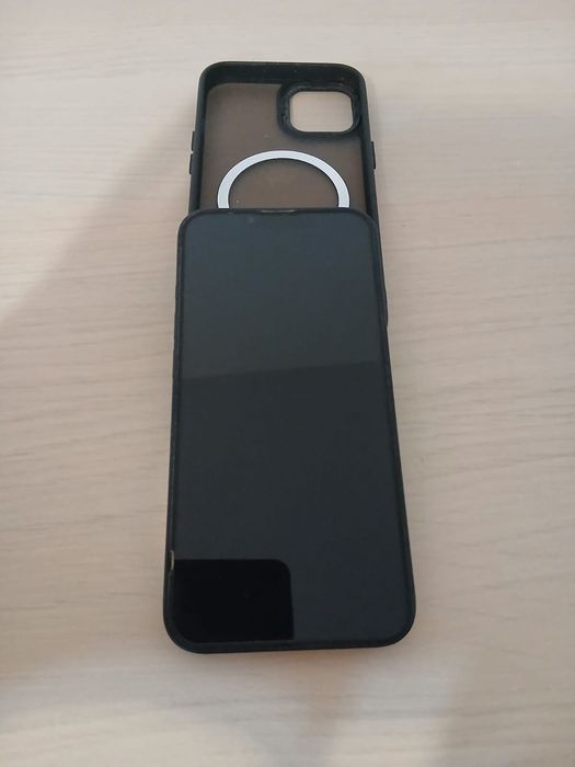 iPhone 13 Midnight 128 GB stare foarte bună.