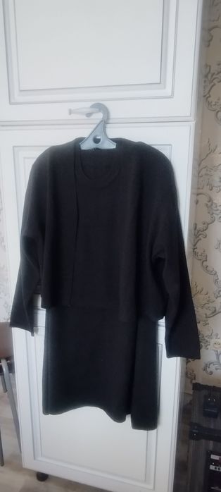 Срочно продам костюмы новые