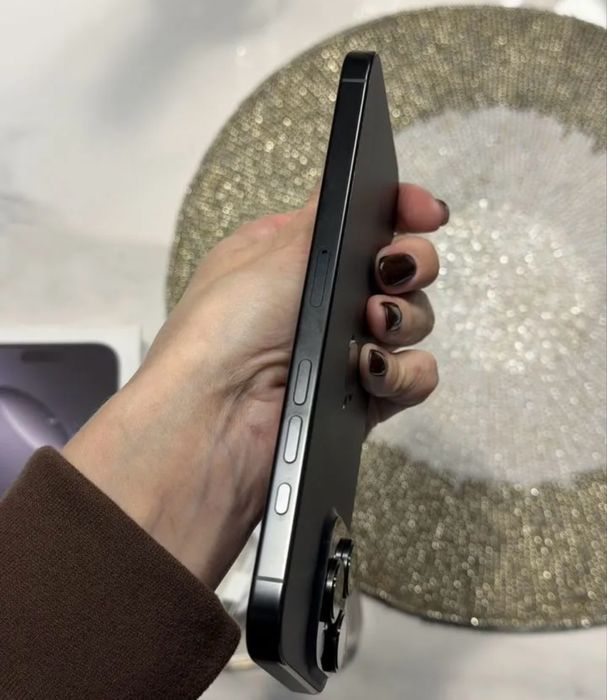 Айфон 16 PRO на 256