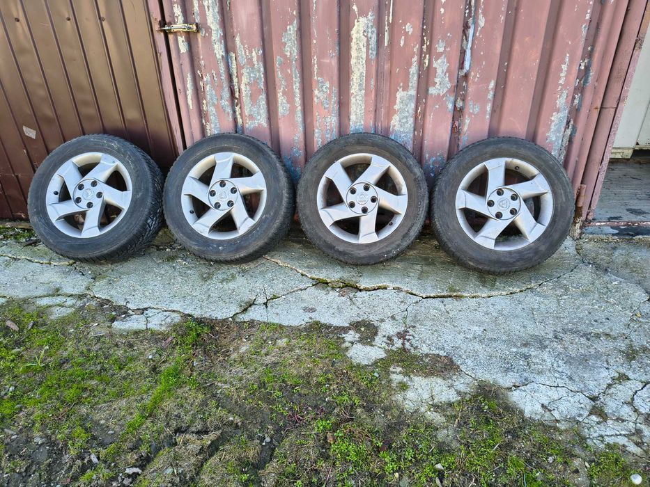 Jante aliaj 16" Dacia Duster cu anvelope iarna