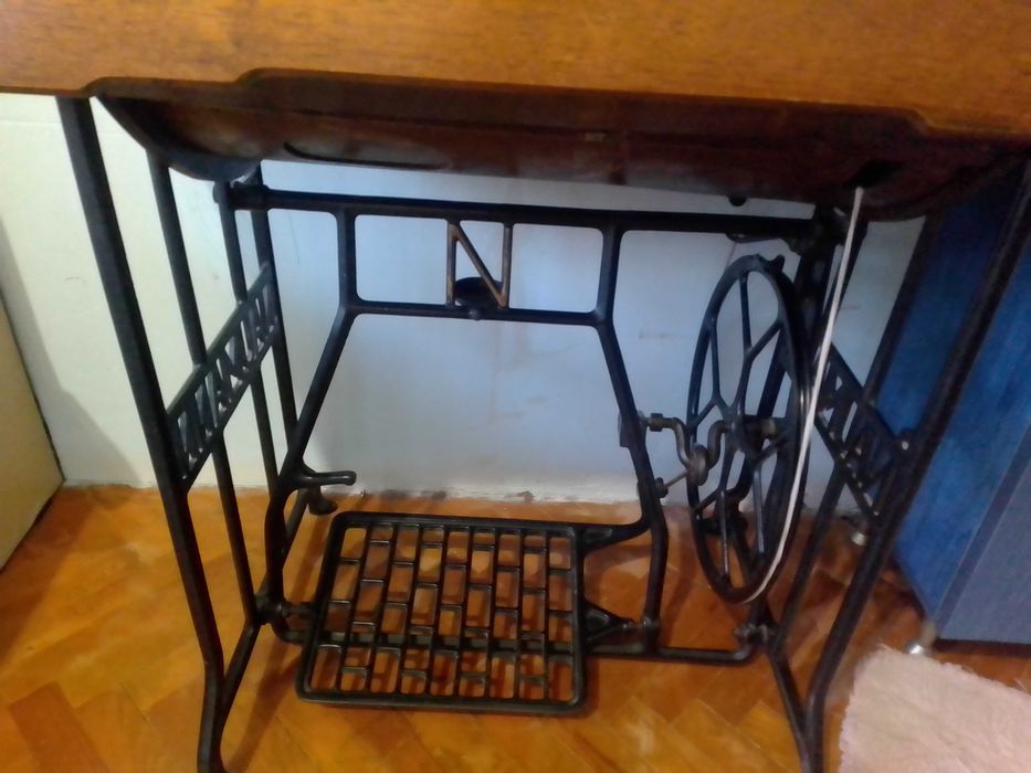 Стара шевна машина.NAUMANN