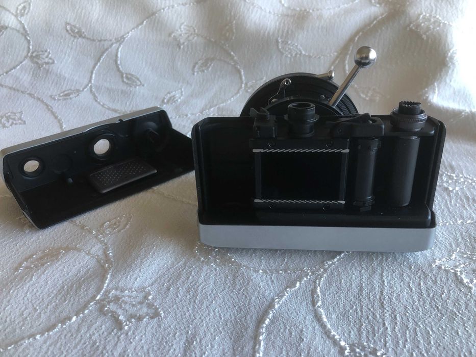 Микроскопски фотоапарат Carl Zeiss Jena Werra с микроскопски адаптер от 60-те произведен в ГДР, лентов 35 мм, изключително рядък, чисто нов
