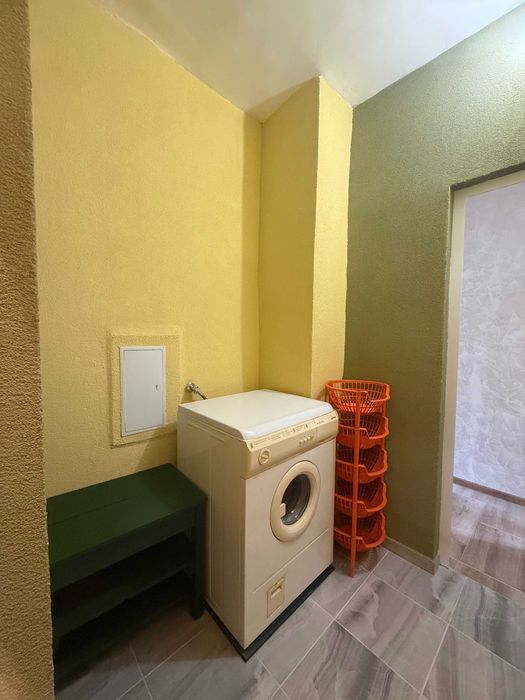 Продава многостаен апартамент в гр.Трън - от собственик