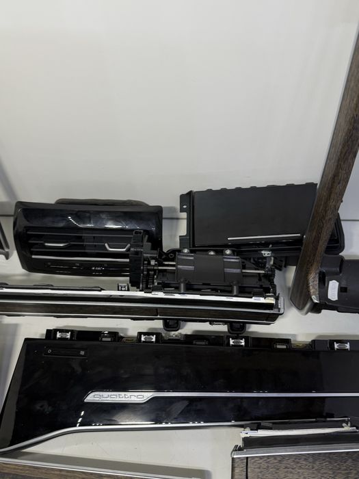 интериорен комплект лайсни Audi A8 D5 Quattro – Natural Brown Ash Wood