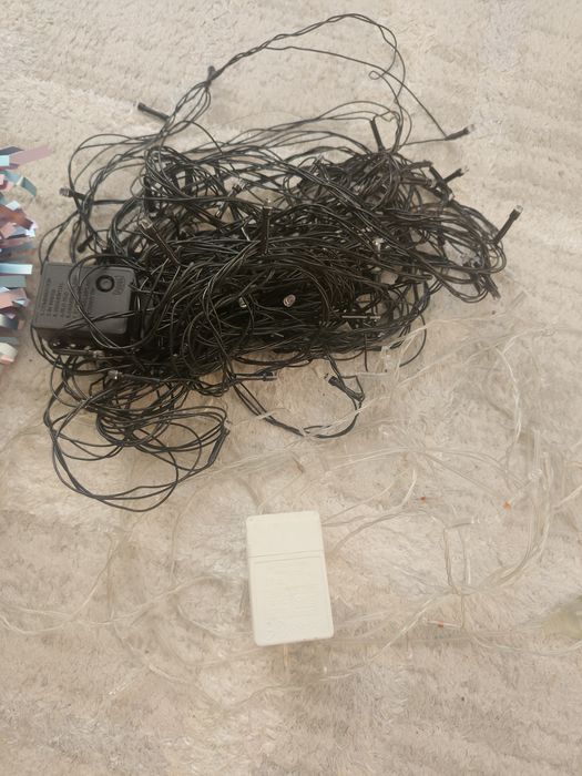 Продам елку с игрушками и гирляндами