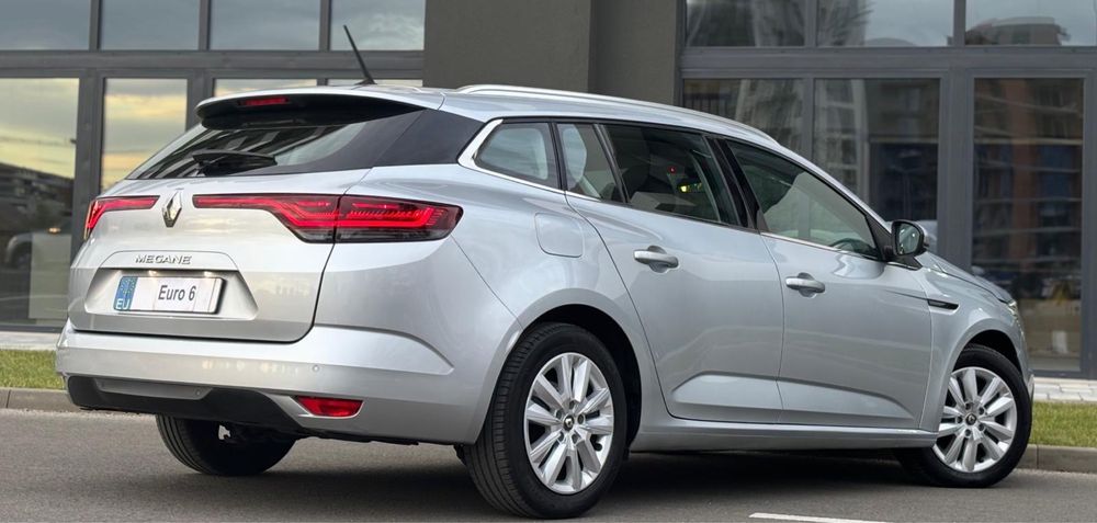 Megan 1.5 Blue Dci Manual / 2020