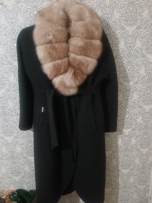 Продам женскую верхнюю одежду