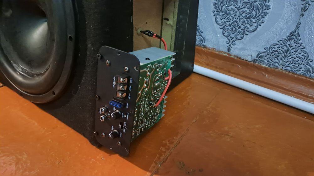 Продается Сабвуфер