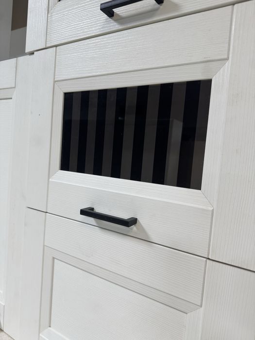 Кухонный гарнитур новый, белый