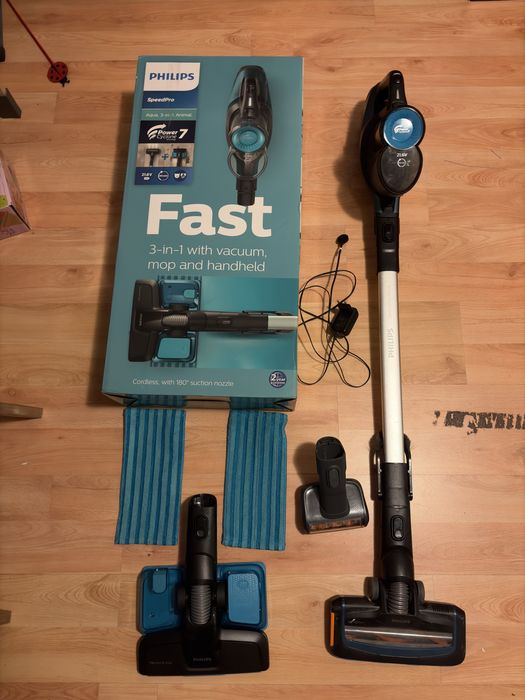 Вертикална прахосмукачка 3in1 Philips SpeedPro Aqua