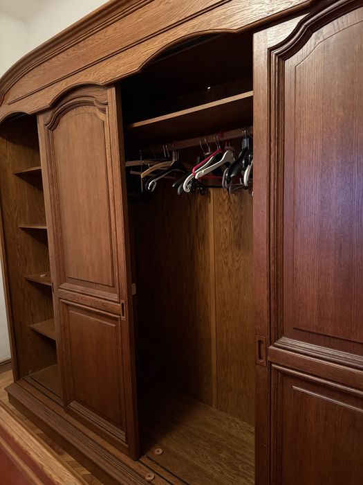 Mobila dormitor lemn masiv, ca nou ( comoda cadou)