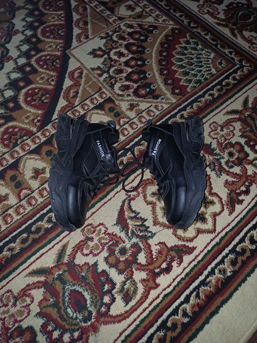 Kerasofka qizlarniki holati yaxshi ozgina kiyilgan