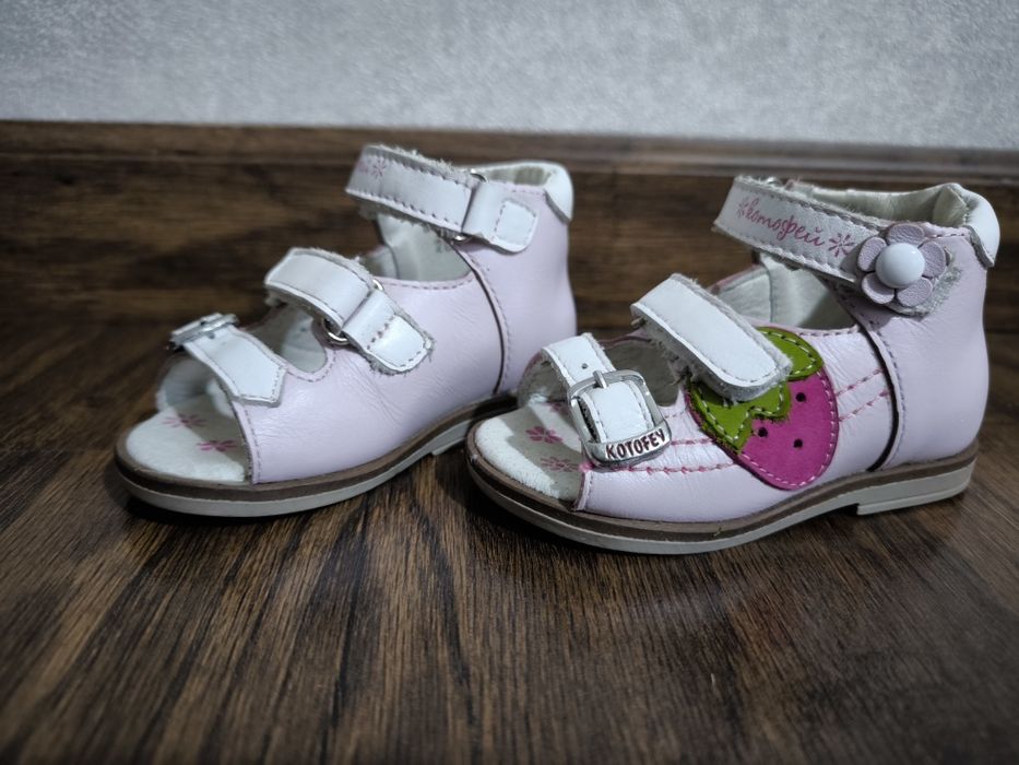 Детская обувь б/у, 20-21 размера. Состояние хорошее.