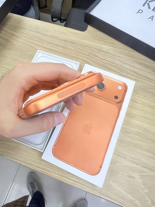 Продам IPhone 17 pro max 1TB
