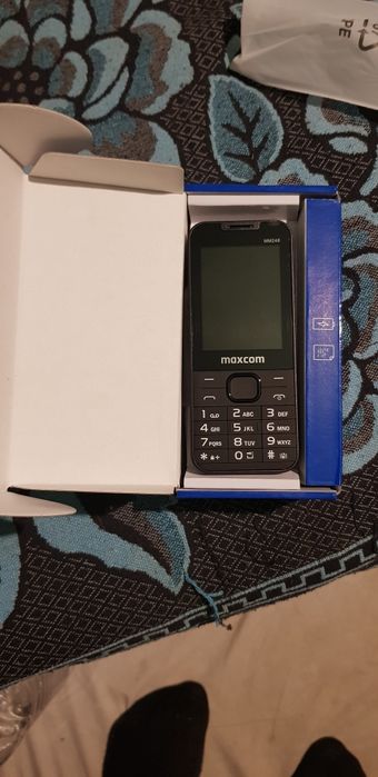 Telefon mobil Maxcom