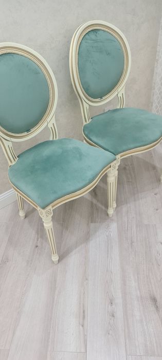 Продам стулья для гостиной